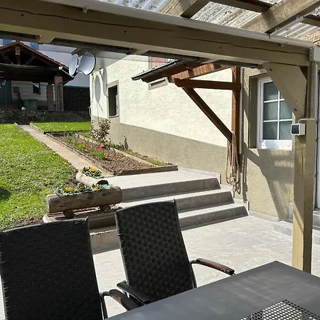 Am Dorfbrunnen Apartment *